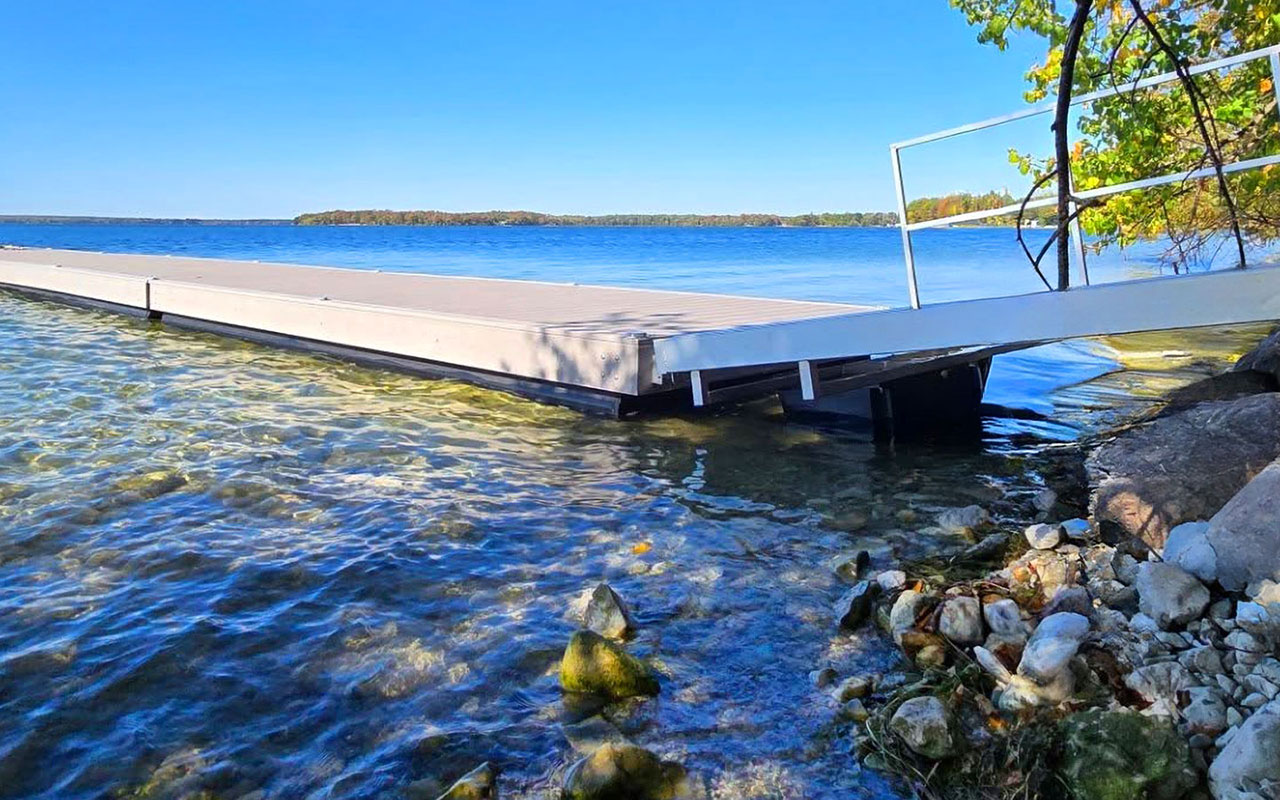 Pm docks your shoreline desktop